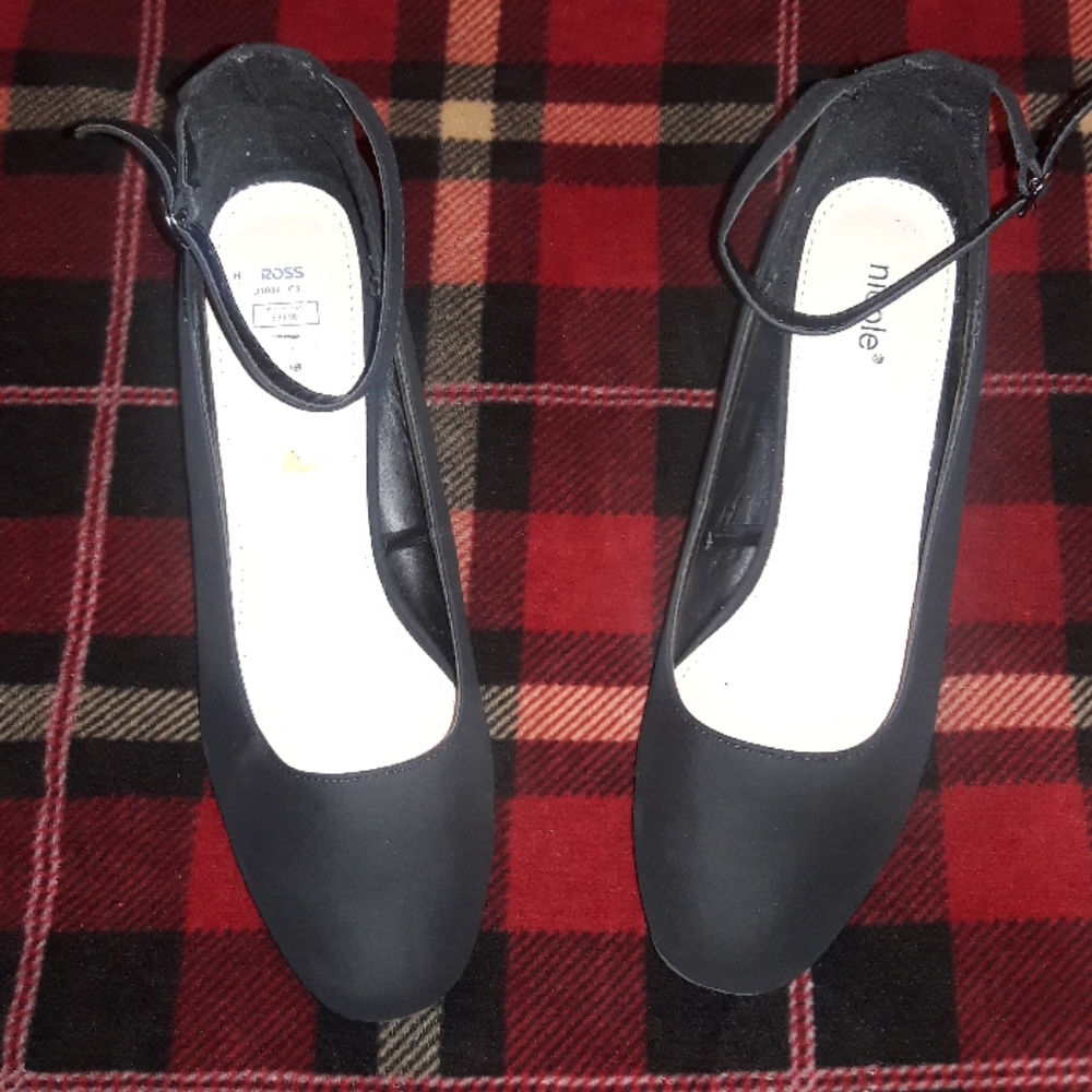 NWOT Nicole Heels